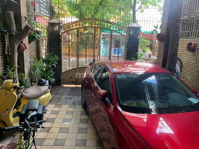 Chính chủ bán nhà mặt đường 157 Đông Khê