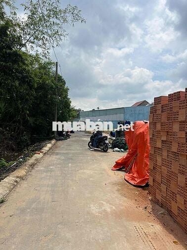 cần bán lô đất 1/ hà duy phiên , ngay uỷ ban xã bình mỹ