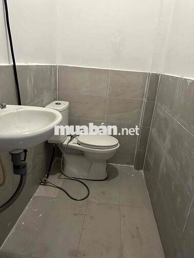 nhà mới gác lửng 2pn (1pn dưới +gác )1wc hẻm xe tải