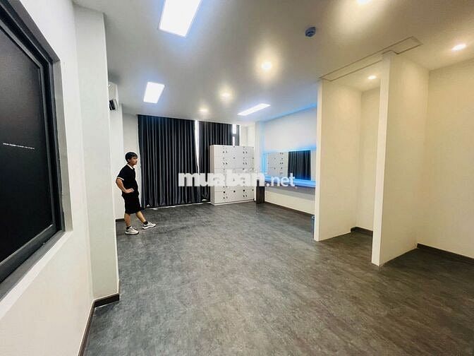 HOT HOT! NHÀ Mặt tiền 99C Đường 3/2, Q10. Nhà Mới 100%, DTSD 500m2