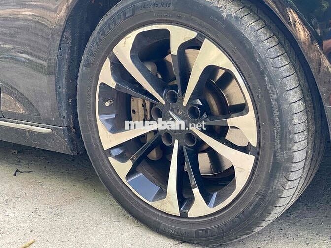 VinFast Lux A2.0 Plus 2021