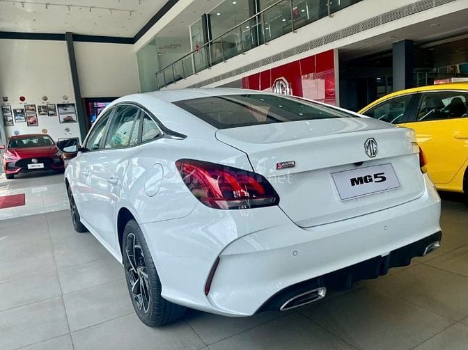 MG5 lux trắng ăn bánh chỉ 50x tr !!!