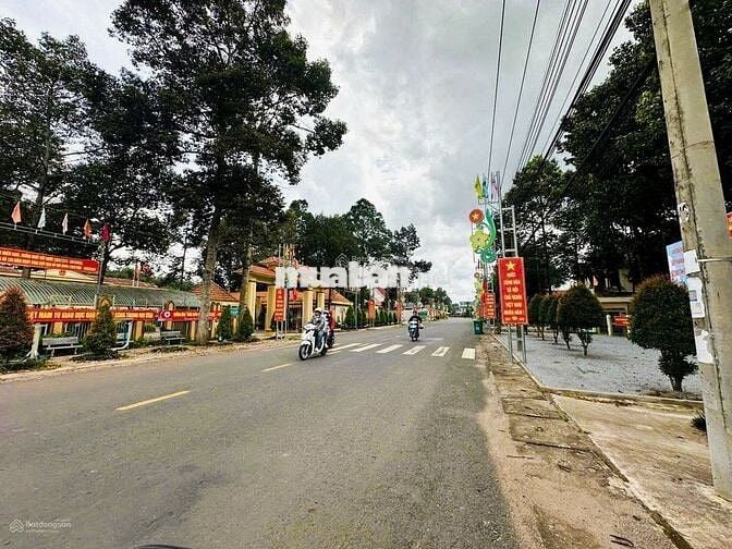 Lô đất đẹp bên hong chợ, 342m2 đất thổ cư giá 410 triệu sổ hồng riêng