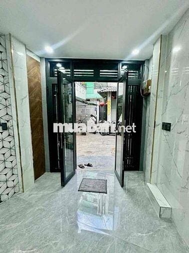 cần bán nhà gấp ngay ÂU Cơ (13m2)