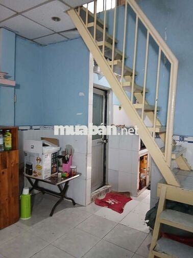 Nhà nhỏ nguyên căn, 1 lầu. DTSD 30m2. Ngay khu NH, hẻm vào 30m. 6tr.