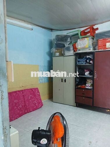 Nhà nhỏ nguyên căn, 1 lầu. DTSD 30m2. Ngay khu NH, hẻm vào 30m. 6tr.