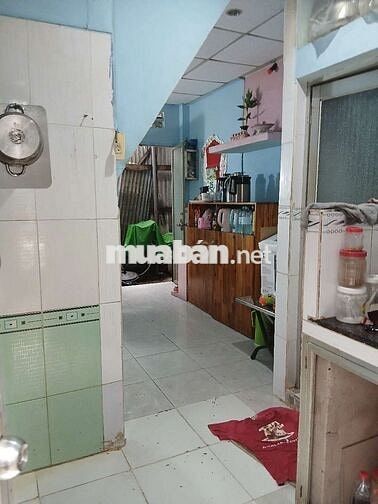 Nhà nhỏ nguyên căn, 1 lầu. DTSD 30m2. Ngay khu NH, hẻm vào 30m. 6tr.