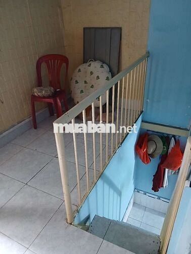 Nhà nhỏ nguyên căn, 1 lầu. DTSD 30m2. Ngay khu NH, hẻm vào 30m. 6tr.