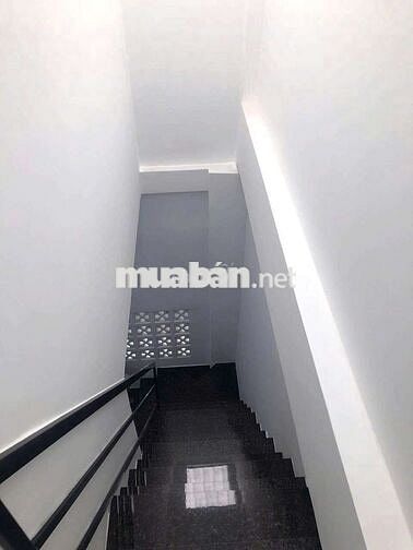 Độc Lạ Ngã Tư Ga, nhà sổ riêng 7x5m chỉ 2,3 tỷ
