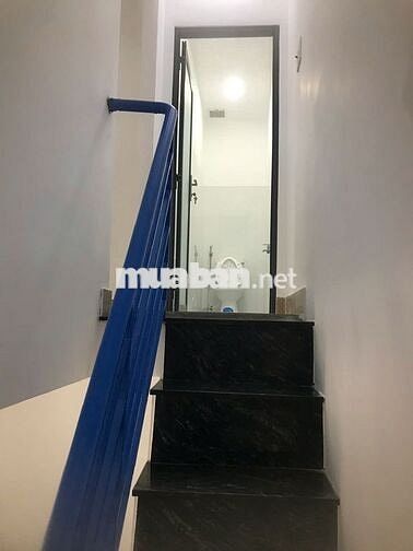 Cần bán GẤP nhà ngỏ hẻm xe hơi