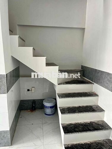Nhà đẹp giá rẻ ngay chợ , kcn Tân Đức , Tân Đô