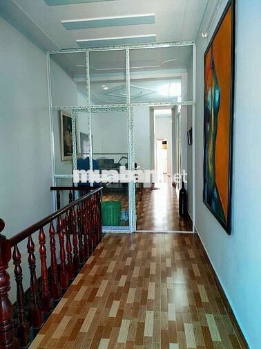 Nhà phố mặt tiền kinh doanh gần khu trung tâm hành chính Dĩ An