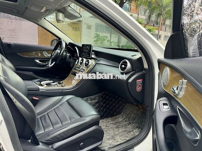Mercedes Benz C Class 2016 C250 Exclusive - 8v km