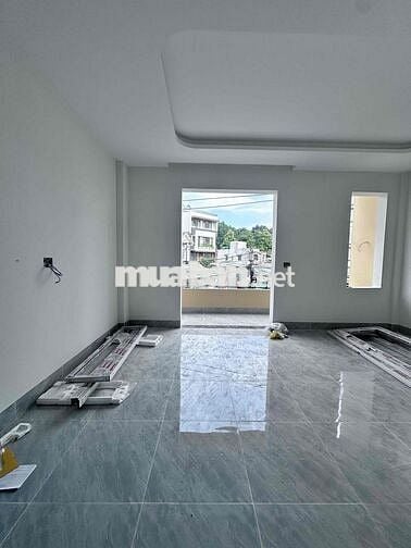 Cần bán nhà 1 trệt 2 lầu mặt tiền đường Nguyễn Đức Thiệu , Dĩ An