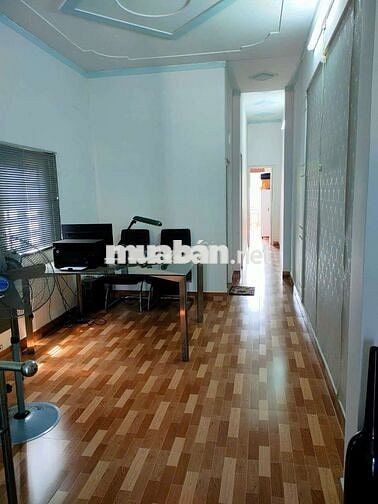Nhà phố mặt tiền kinh doanh gần khu trung tâm hành chính Dĩ An