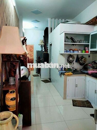 Nhà phố mặt tiền kinh doanh gần khu trung tâm hành chính Dĩ An