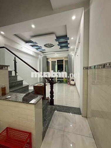 nhà 4x16m 3 tầng Full Nội Thất có 4 phong ngủ 5wc, hẻm xe tải