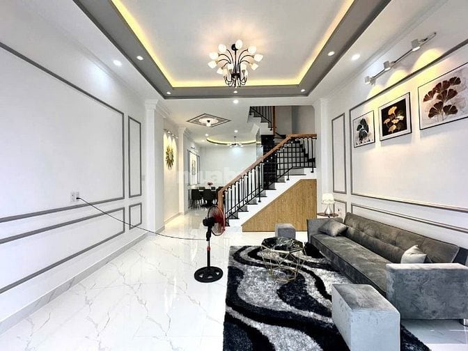 SIÊU PHẨM! 5 TẦNG - MỚI TINH TẶNG ĐẦY ĐỦ NỘI THẤT - Ô TÔ ĐỖ CỬA - 4 PN
