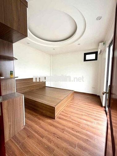CHO THUÊ CCMN PHỐ NGUYỄN CHÍNH. 2N1K. 80M2. THANG MÁY. GIÁ 10TR