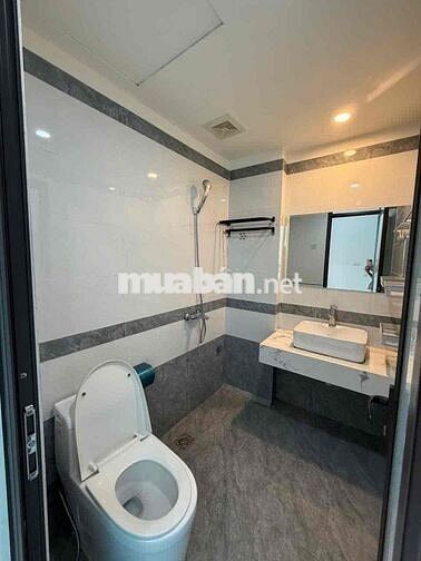 CHO THUÊ CCMN PHỐ NGUYỄN CHÍNH. 2N1K. 80M2. THANG MÁY. GIÁ 10TR