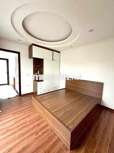 CHO THUÊ CCMN PHỐ NGUYỄN CHÍNH. 2N1K. 80M2. THANG MÁY. GIÁ 10TR