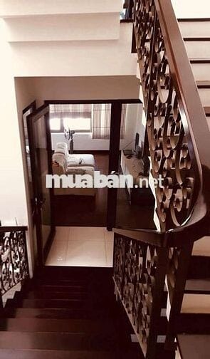 Cho thuê nhà mặt tiền đường 5m5 gần Hà Huy Tập