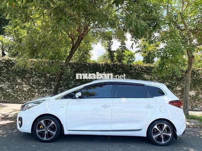 Cần bán xe Kia Rondo 2016  - MT - Trắng
