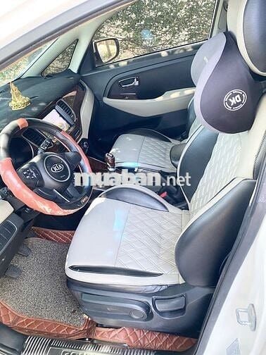 Cần bán xe Kia Rondo 2016  - MT - Trắng
