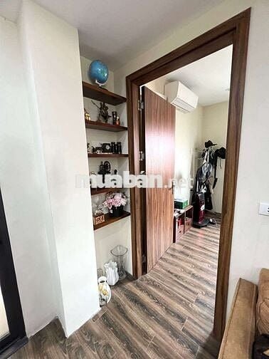 Bán tập thể Bưu điện Nguyễn Văn Cừ – 70m– 3 ngủ–thoáng. Giá hơn 4 tỷ