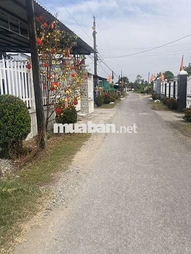 Mình Cần bán căn nhà mặt tiền đường nhựa Giồng Lãnh
