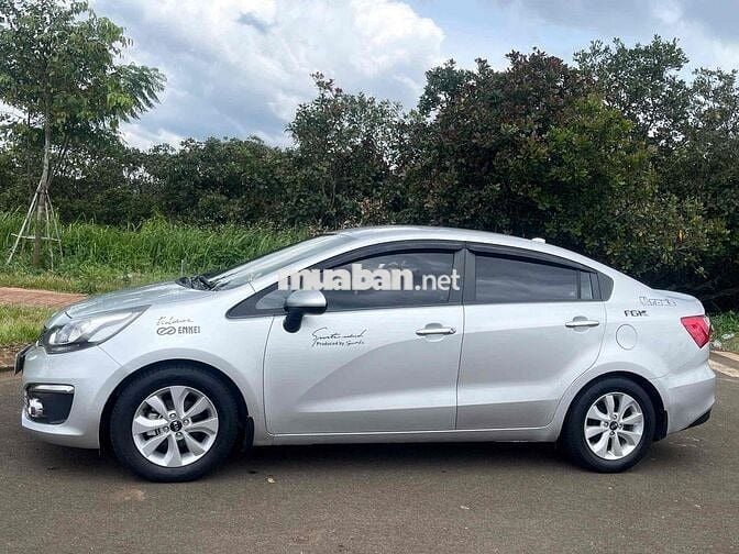 Kia Rio 2016 1.4 MT Sedan - 100000 km