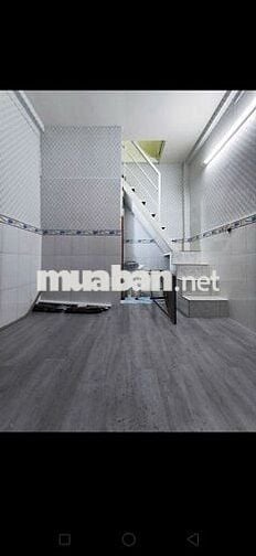 Cho thuê nhà nhỏ 2 lầu Tùng Thien Vương chợ Xóm Củi