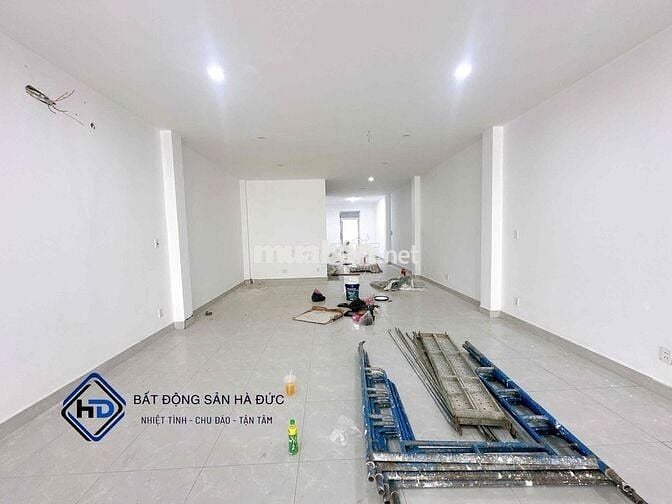 Toà nhà 5.5x25 mặt tiền Lê Thị Riêng cách UBND Quận 100m