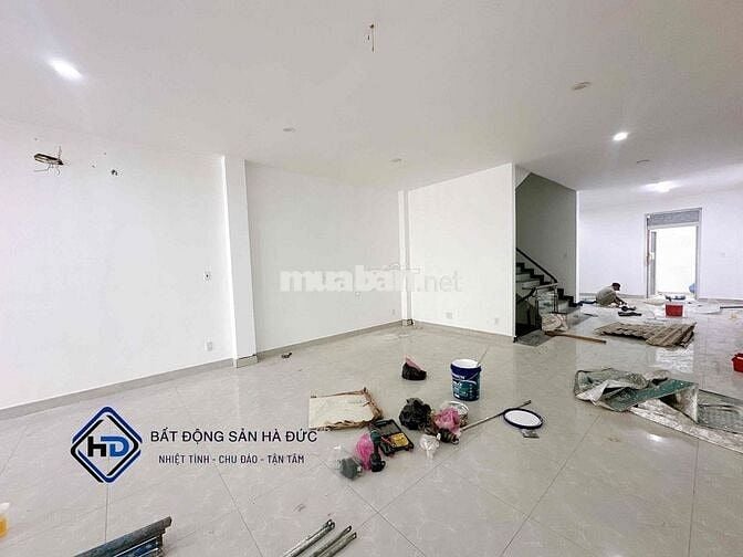 Toà nhà 5.5x25 mặt tiền Lê Thị Riêng cách UBND Quận 100m