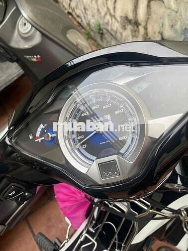 xe mơi muq vợ không thích nên bán