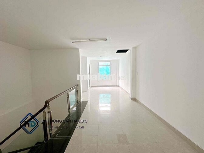 Toà nhà 5.5x25 mặt tiền Lê Thị Riêng cách UBND Quận 100m