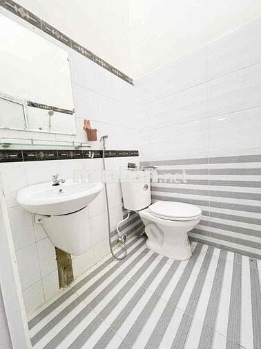 Cho thuê cũng như cần một bạn ở ghép trong căn trọ to đã được sơn lại