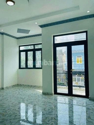 VỠ NỢ Bán gấp đất 2MT Song Hành và TH135, Hóc Môn được 110m2 Sổ Hồng R