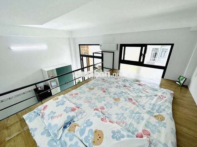 Phòng BAN CÔNG MỚI XÂY - Rộng 40M2 - Gác cao 1M8 - Gần IUH, Văn Lang
