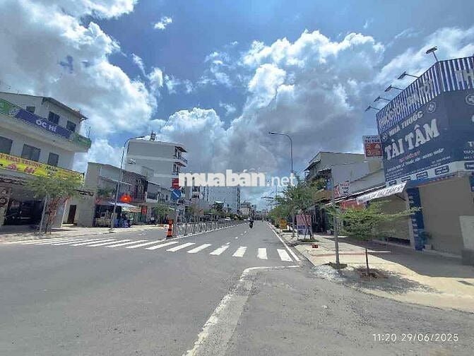 NHÀ ĐẸP 4Tầng, CHẲNG KHÁC GÌ MT, HIỆP THÀNH 43, Q12, DTSD 206m2,