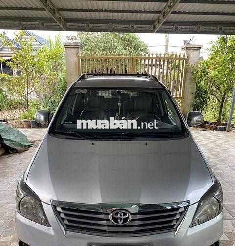 Toyota Innova 2012 E - 70000 km