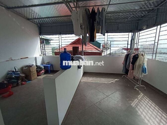 Tòa nhà xây 6 tầng + thang máy cao cấp. Dòng tiền 1tỷ 1 năm