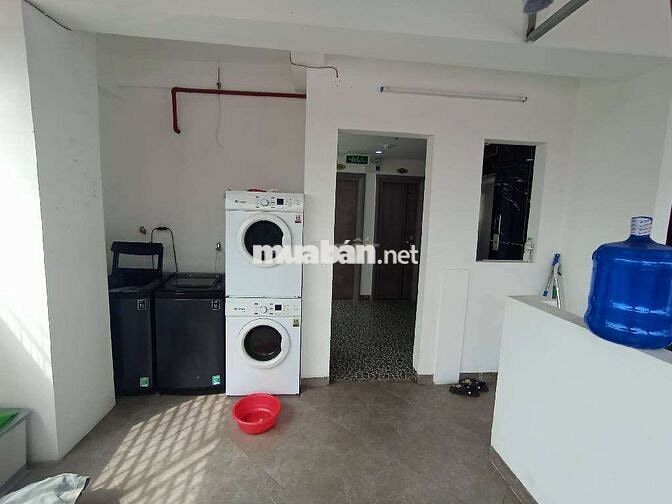 Tòa nhà xây 6 tầng + thang máy cao cấp. Dòng tiền 1tỷ 1 năm