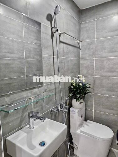 💥Chung Cư Lô Góc –Full Nội Thất – Nhỉnh 4 Tỷ,Ở Ngay Trung Tâm Cầu Giấy