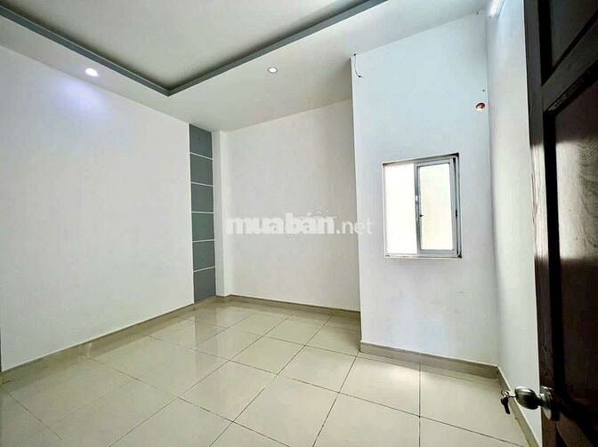 5,750 Tỷ TL nhà 2 lầu 4,35  x 13,5 hẻm xe hơi 1806/ Huỳnh Tấn Phát
