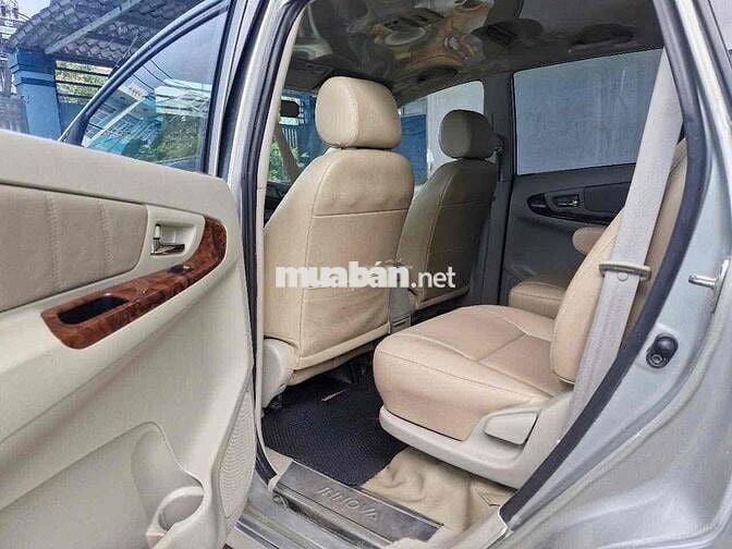 Toyota Innova 2012 2.0V - 280000 km