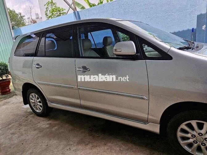 Toyota Innova 2012 2.0V - 280000 km