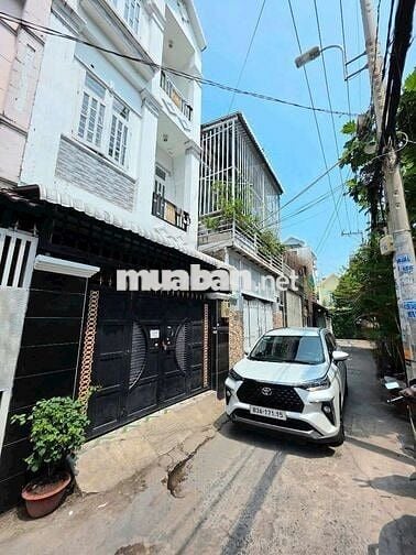 5,750 Tỷ TL nhà 2 lầu 4,35  x 13,5 hẻm xe hơi 1806/ Huỳnh Tấn Phát