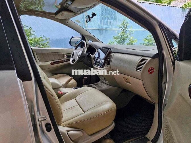 Toyota Innova 2012 2.0V - 280000 km