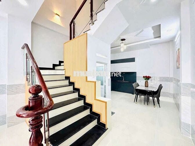 5,750 Tỷ TL nhà 2 lầu 4,35  x 13,5 hẻm xe hơi 1806/ Huỳnh Tấn Phát